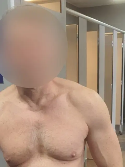 Photo de profil d'un homme adulte