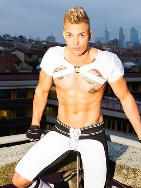 Photo de profil d'un homme adulte