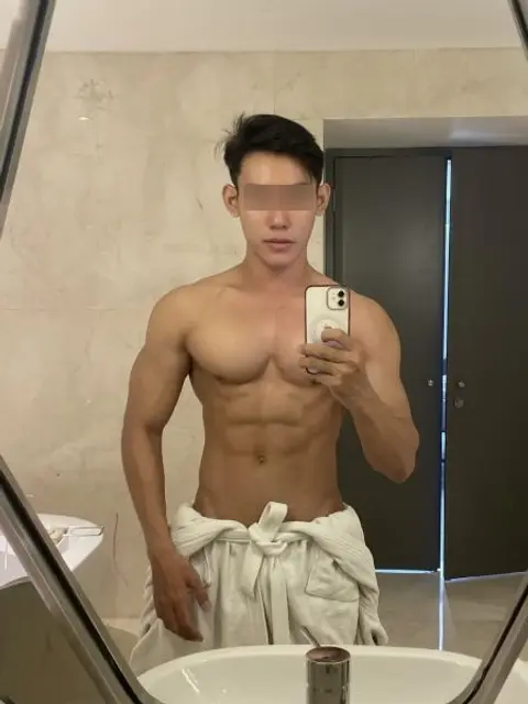 Photo de profil d'un homme adulte