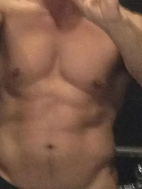 Photo de profil d'un homme adulte