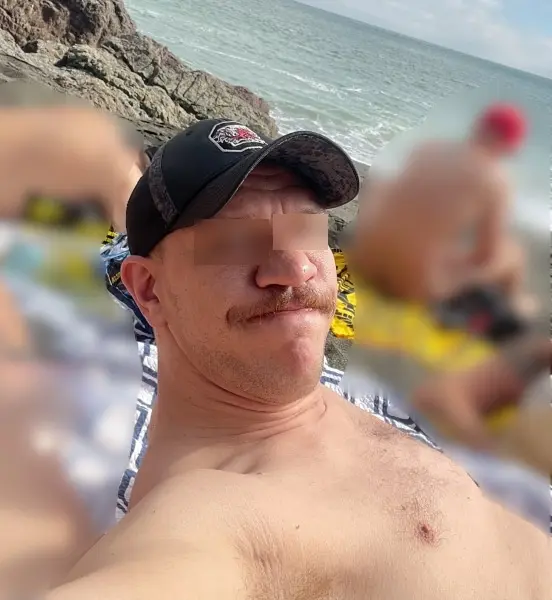 Photo de profil d'un homme adulte