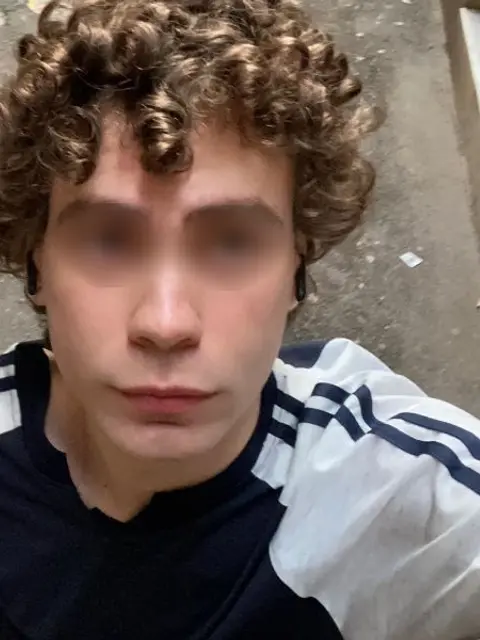 Photo de profil d'un homme adulte